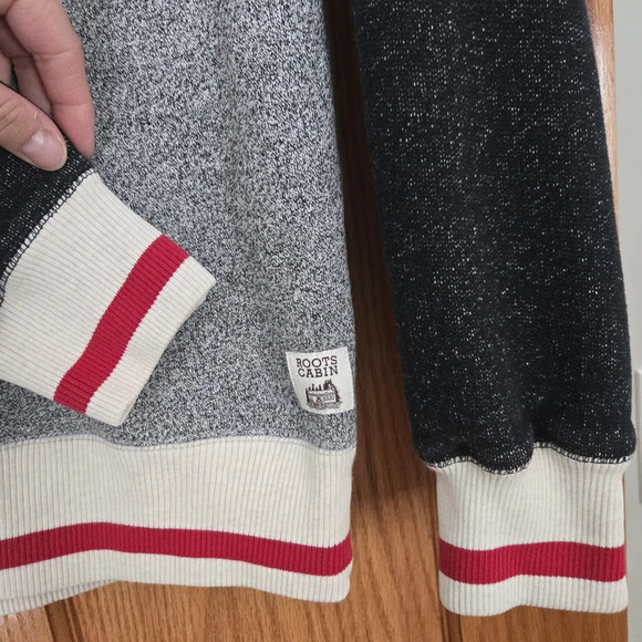 Roots Cabin 1/4 zip up Sweatshirt Mens size Xsmall - Picture 6 of 11